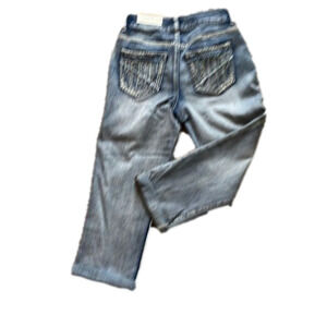 Nwt. Women’s denim Capri pants. Size 1/2 from Maurice’s.